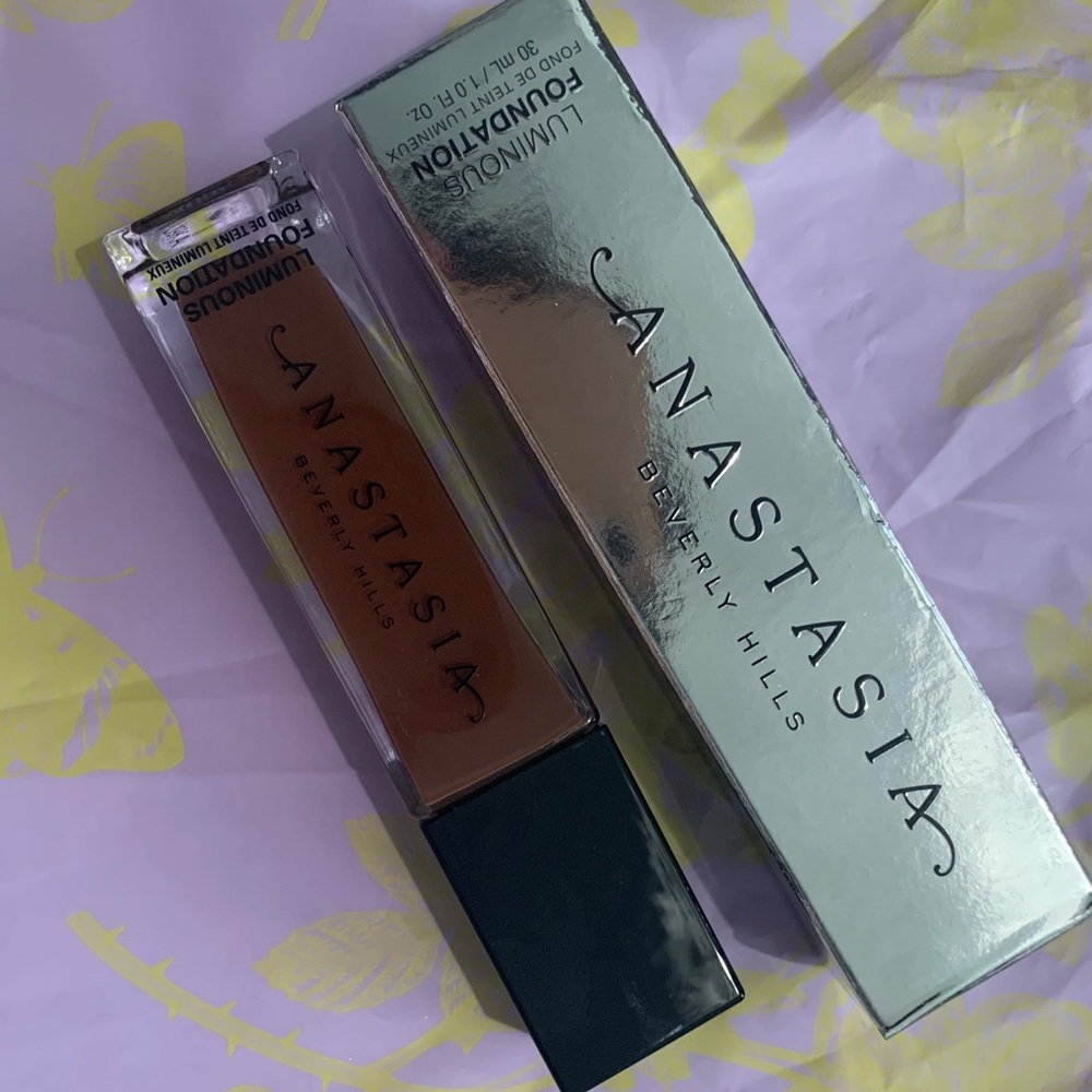 Anastasia Beverly Hills luminous foundation